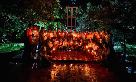গণঅভ্যুত্থানে শহীদদের স্মরণে ববিতে ছাত্রদলের মোমবাতি প্রজ্বালন