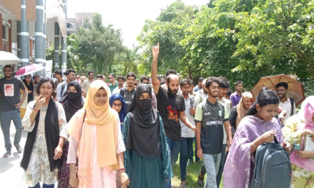 সেই ইবি শিক্ষককে চাকরি থেকে অপসারণ, শিক্ষার্থীদের আনন্দ মিছিল