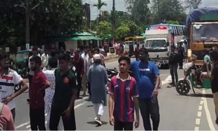 ‘ওসির নির্দেশে হামলা’— জবাব চেয়ে চট্টগ্রাম-কক্সবাজার মহাসড়ক ব্লকেড