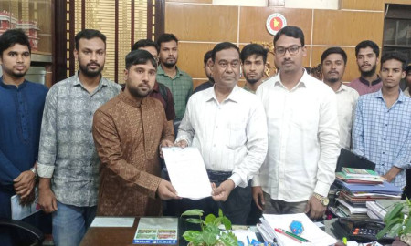 ফ্যাসিবাদমুক্ত ক্যাম্পাসসহ ৭ দাবিতে রাজশাহী কলেজ ছাত্রশিবিরের স্মারকলিপি