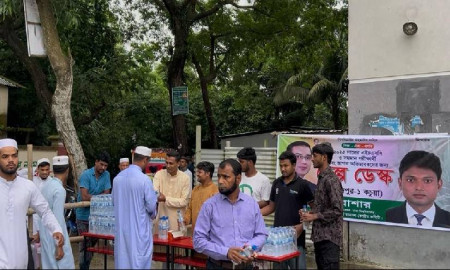 এইচএসসি পরীক্ষার্থীদের পাশে ছাত্রদল নেতা হাবিবুল বাশার
