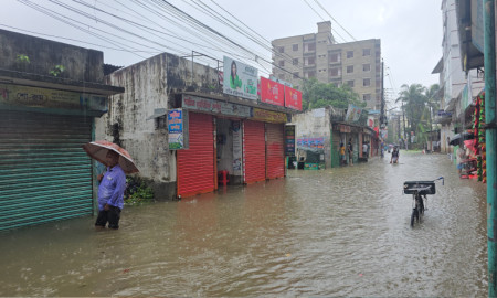 ফেনীতে চলতি মৌসুমে সর্বোচ্চ বৃষ্টিপাতে শহরে জলাবদ্ধতা, জনদুর্ভোগ