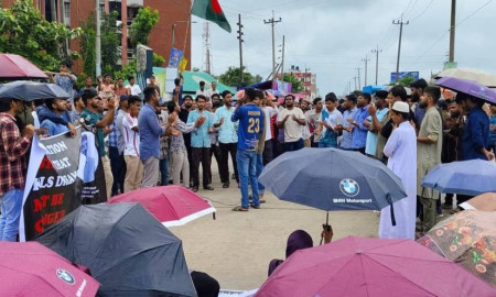 ময়মনসিংহ ইঞ্জিনিয়ারিং কলেজশিক্ষার্থীদের ৫ ঘণ্টা সড়ক অবরোধ