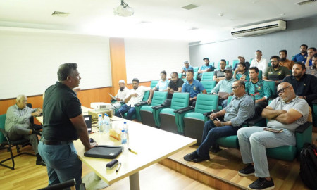 স্থানীয় কোচদের অভিজ্ঞতা কাজে লাগাতে যে উদ্যোগ বিসিবির