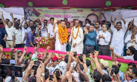 স্লোগান দিতে দিতে মারা গেলেন মহিলা দলের নেত্রী