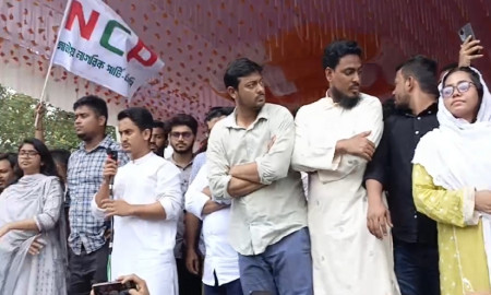 গোপালগঞ্জে এনসিপির মঞ্চে হাসনাত-সারজিসরা