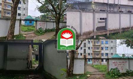 তিন বছরেও শেষ হয়নি সীমানা প্রাচীর নির্মাণ, বহিরাগতদের অবাধ প্রবেশ