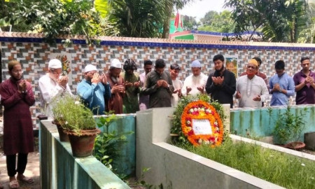 শহীদ আসিফের কবর জিয়ারতে নর্দান ইউনিভার্সিটির প্রতিনিধি দল