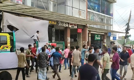 এনসিপির মঞ্চ গুঁড়িয়ে দিল বিএনপি নেতাকর্মীরা