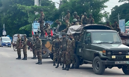 গোপালগঞ্জে কারফিউ বাড়ল