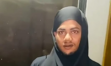 মাথায় হিজাব, গায়ে বোরকা, তল্লাশিতে ধরা পড়ল যুবক