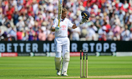 এখন টেস্টে দ্বিতীয় সর্বোচ্চ রানের মালিক জো রুট, টেন্ডুলকারকে ছুঁতে পারবেন কি?