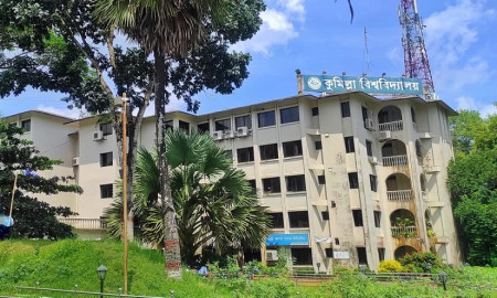কুবিতে র‍্যাগিংয়ের ঘটনায় বহিষ্কৃত ১২ শিক্ষার্থীর শাস্তি সাময়িক স্থগিত