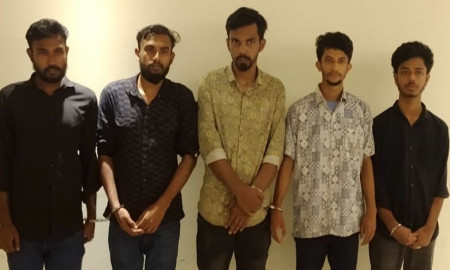 দাবি ১ কোটি, ১০ লাখ নেওয়ার পর আটকে গেলেন সমন্বয়কসহ ৫