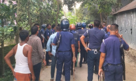 মসজিদ নির্মাণ নিয়ে দফায় দফায় সংঘর্ষ-অগ্নিসংযোগ, ১৪৪ ধারা জারি