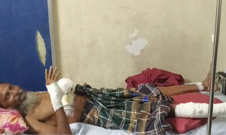 বাড়ি দখলে নিতে বৃদ্ধ বাবাকে কোপাল ছেলে