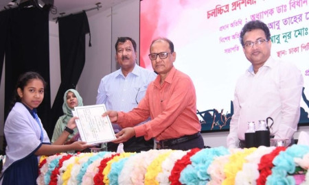 সমাজের প্রতিটি স্তরে গণতান্ত্রিক চর্চা চালু হলে রাজনৈতিক স্তরে গণতন্ত্র স্থায়ী হবে: গণশিক্ষা উপদেষ্টা