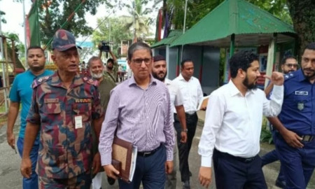 আখাউড়া স্থলবন্দর পরিদর্শনে হাইকমিশনার, ভারতের নিষেধাজ্ঞা প্রত্যাহারের দাবি ব্যবসায়ীদের 