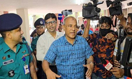 আওয়ামী লীগ অপকর্ম করতে চাইলে কোনো ছাড় পাবে না: স্বরাষ্ট্র উপদেষ্টা