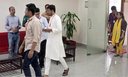 সিইসির সঙ্গে বৈঠকে এনসিপির প্রতিনিধি দল