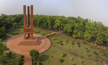 জাবির হলে গাঁজা সেবনকালে ৬ শিক্ষার্থী আটক 