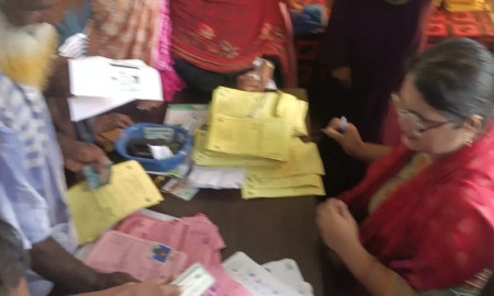 চাল পেতে কার্ডে ঘুষ, বরখাস্ত ২