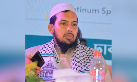 ‘পর্দা করা মেয়েরা ডাকসু নিয়ে কথা বললেই ছাত্রীসংস্থা ট্যাগ দেওয়া হচ্ছে’