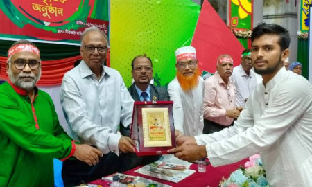 ৩৬ জুলাই স্মরণে ইবি শিক্ষার্থীর ৩৬ কিলো ম্যারাথন, সম্মাননা