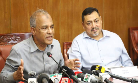 নির্বাচনের আগে এসপি-ওসিদের বদলি হবে লটারির মাধ্যমে: স্বরাষ্ট্র উপদেষ্টা