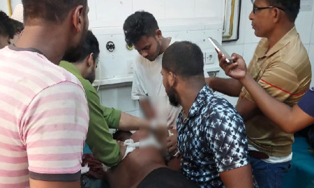 বিএনপির মিছিলে থাকা ছাত্রলীগ নেতা ও তার দুই ভাইকে কুপিয়ে জখম