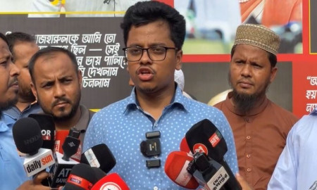 শিবিরের প্রদর্শনীকে ধন্যবাদ জানালেন হুম্মাম কাদের চৌধুরী