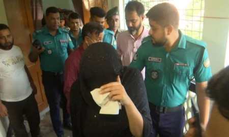 রমেক কোয়ার্টারে অপ্রীতিকর অবস্থায় নারীসহ ড্যাব নেতা আটক