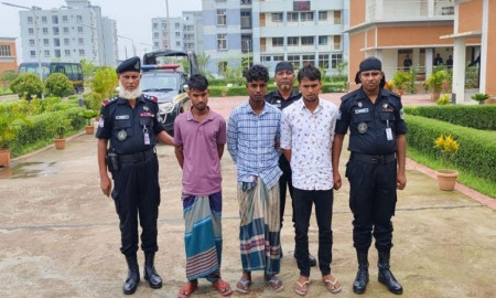 রেস্টুরেন্টের কথা বলে ডেকে নিয়ে প্রেমিকাকে সংঘবদ্ধ ধর্ষণ, গ্রেপ্তার ৩