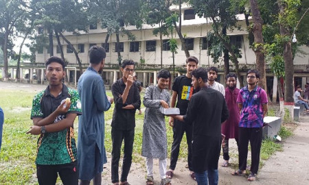 বুটেক্স রাজনীতিমুক্ত ক্যাম্পাস বর্ষপূর্তি উপলক্ষে আনন্দ মিছিল ও মিষ্টি বিতরণ