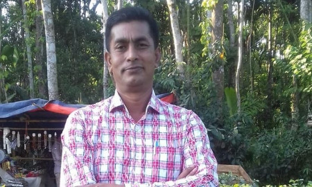 প্রধান শিক্ষকের শৃঙ্খলাভঙ্গ, শিক্ষা অফিসে অভিযোগ