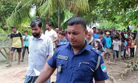 ভারতে পালানোর সময় দীপু মনির ভাগনে গ্রেপ্তার
