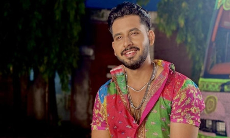 একাত্তরবিরোধীদের ফ্রেন্ডলিস্ট থেকে বেরিয়ে যেতে বললেন জাহের আলভী