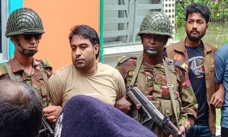 চাঁদাবাজির অভিযোগে যৌথবাহিনীর হাতে বিএনপি নেতা আটক