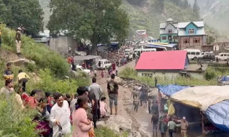 কাশ্মীরে ভারী বৃষ্টিতে ৪৬ জন নিহত, ২০০ নিখোঁজ 