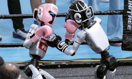 চীনের হিউম্যানয়েড রোবটের আন্তর্জাতিক ক্রীড়া প্রতিযোগিতা শুরু