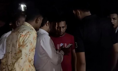 র‍্যাব পরিচয়ে হাতকড়া পরিয়ে ব্যবসায়ীর টাকা ও মোবাইল ছিনতাই