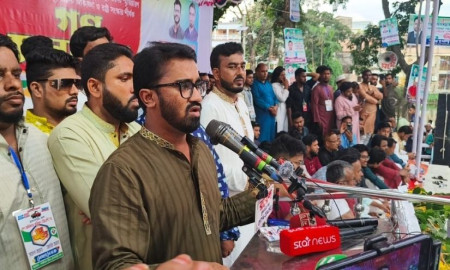 শেখ মুজিব হাসিনার থেকেও স্বৈরাচারী ছিলেন : রাশেদ খান