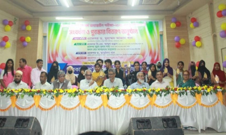 সা'দত কলেজে কৃতি শিক্ষার্থীদের সংবর্ধনা