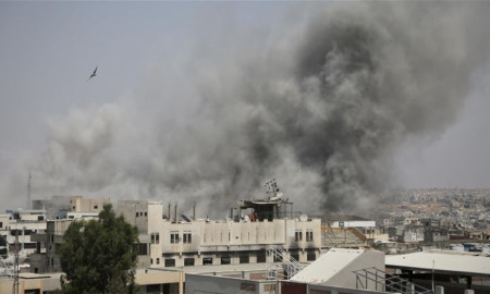 গাজায় ইসরায়েলি হামলায় নিহত ৭০, অনাহারে আরও ১১ জনের মৃত্যু