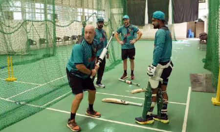 ক্রিকেটারদের গোপন অস্ত্র: কীভাবে কাজ করে প্রো-ভেলোসিটি ব্যাট?