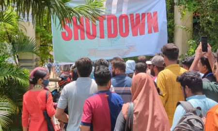 ফেনী ইউনিভার্সিটি শিক্ষার্থীদের মহাসড়ক ‘অবরোধের’ হুঁশিয়ারি