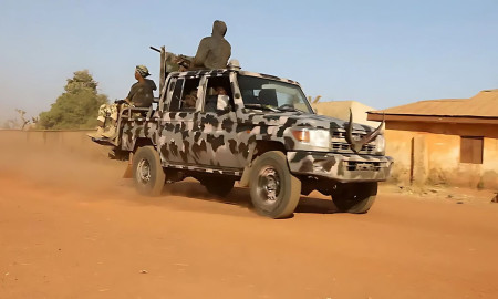 ফজরের নামাজে বন্দুকধারীদের হামলায় নাইজেরিয়ায় ২৭ মুসল্লি নিহত