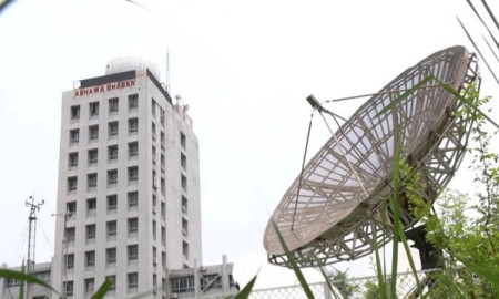 ঢাকায় বজ্রসহ বৃষ্টির আভাস, দিনভর ভ্যাপসা গরমের সম্ভাবনা