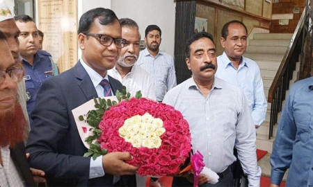দায়িত্ব গ্রহণ করলেন সিলেটের নতুন ডিসি সারওয়ার আলম