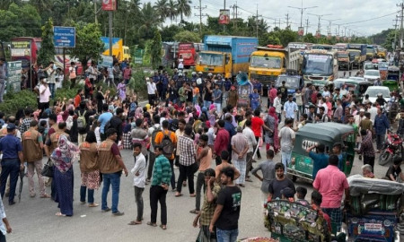 স্থায়ী ক্যাম্পাসের দাবীতে ঢাকা-চট্টগ্রাম মহাসড়ক অবরোধ ফেনী ইউনিভার্সিটির শিক্ষার্থীদের 